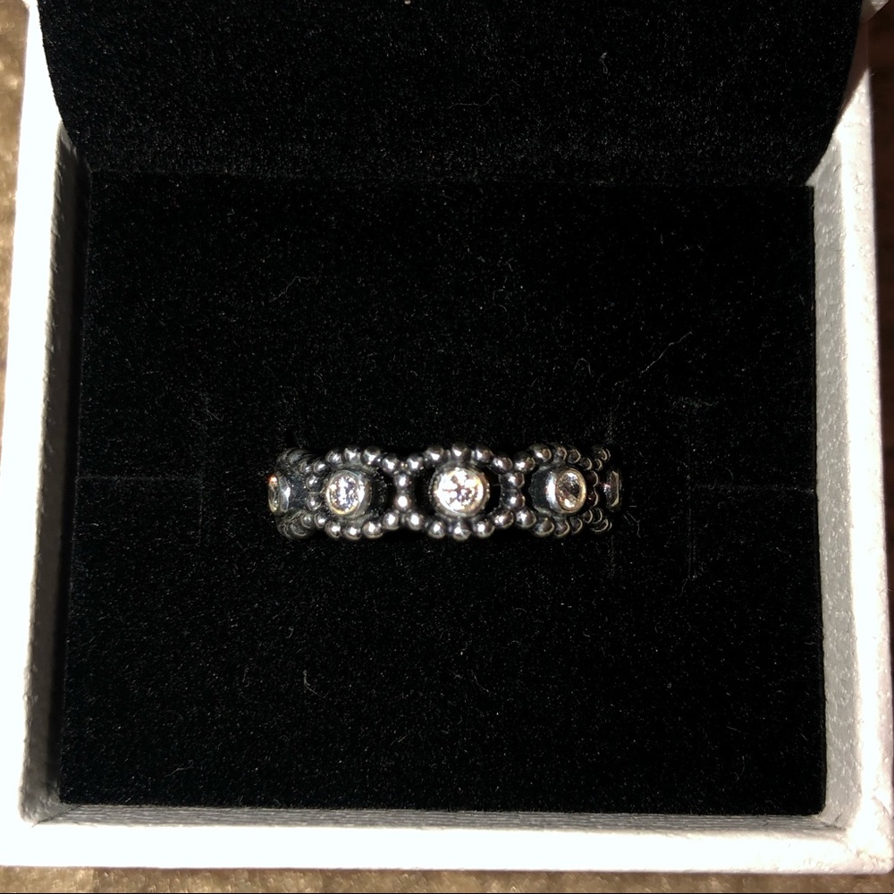 Pandora ‘her majesty’ Ring size 7